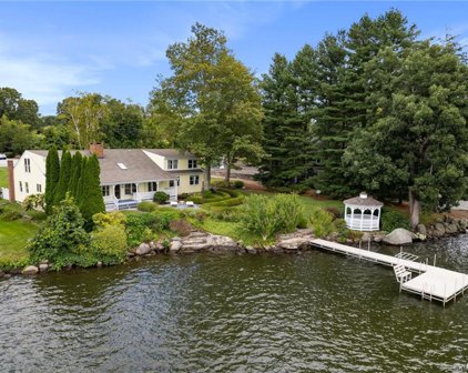 120 Lake Drive, East Hampton