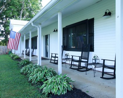 1258 Lawrence Ln, Springfield