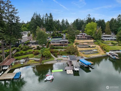 10807 Evergreen Terrace SW, Lakewood