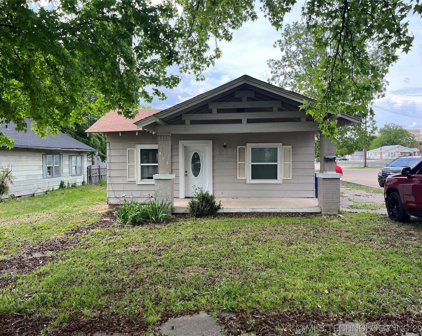 808 E 13th, Ada