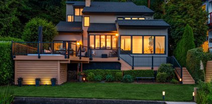 2002 W Lake Sammamish Parkway NE, Redmond