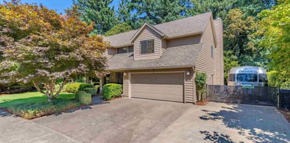 1585 Cambridge Dr, Salem