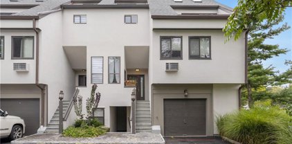 73 Harbor Drive Unit 415, Stamford