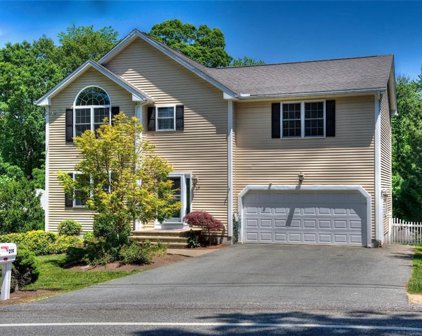 219 Old River  Road, Lincoln