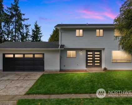 1626 Lake Youngs Way  SE, Renton