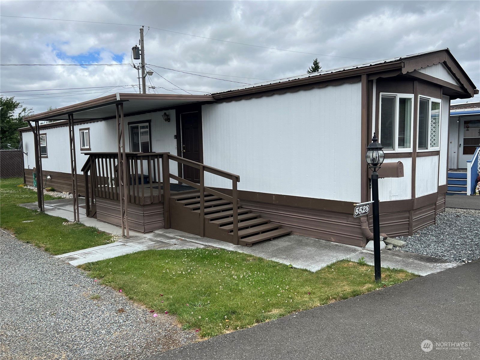 5528 112th Avenue Ct E Unit 11, Puyallup MLS 2127551 Skyline