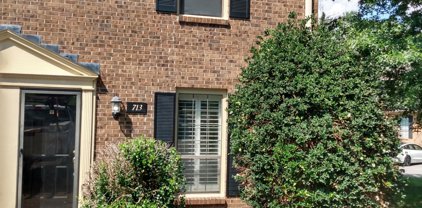 713 Fox Ridge Dr Unit #713, Brentwood
