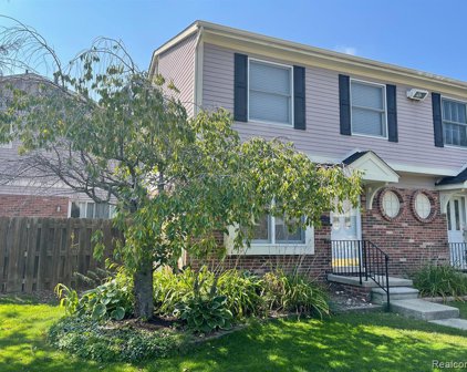 20025 Great Oaks Circle North, Clinton Twp