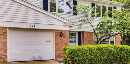 121 N Regency Drive, Arlington Heights