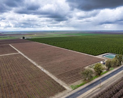2843 N Rancho, Arvin