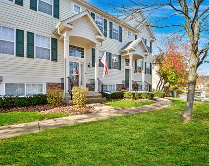 884 Essex Circle, Grayslake