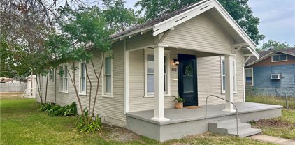 302 E Huisache Avenue, Kingsville