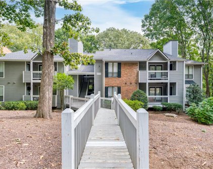 126 Warm Springs Circle, Roswell