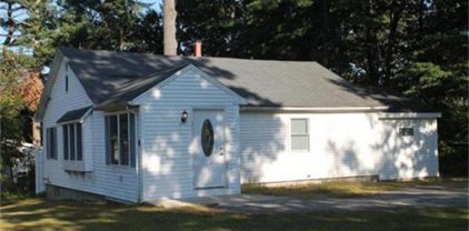 4 Edwards Ave, Westford
