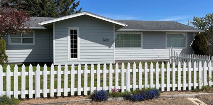 214 16th Street NE, Long Beach