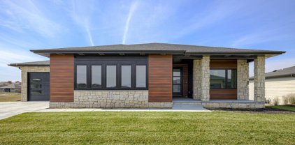 515 Deep Water Bay, Lincoln