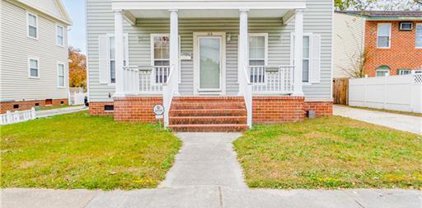 318 W 33rd Street, West Norfolk