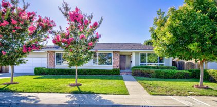 1932 Adams CT, Mountain View