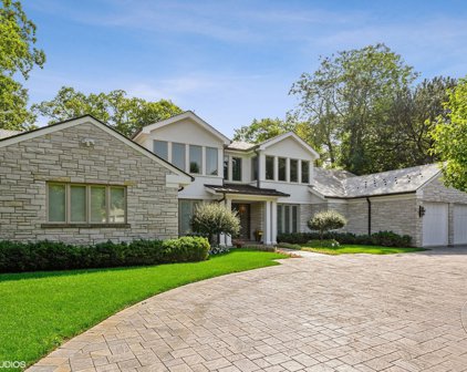 850 Lamson Drive, Winnetka