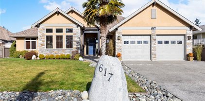 617 Chinook  Ave, Parksville