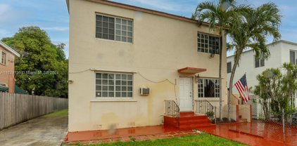 330 E 16th St, Hialeah