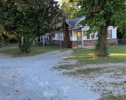 57 Main Street, Farmington