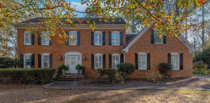 85 Shadow Lake Drive, Lilburn