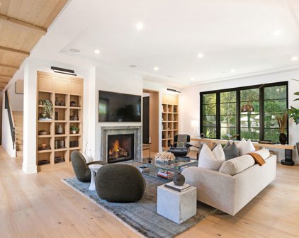 4670  Balboa Ave, Encino