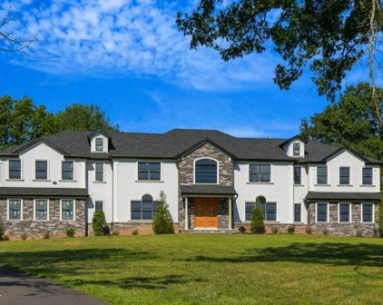 30 Planters Row, Montgomery Twp.
