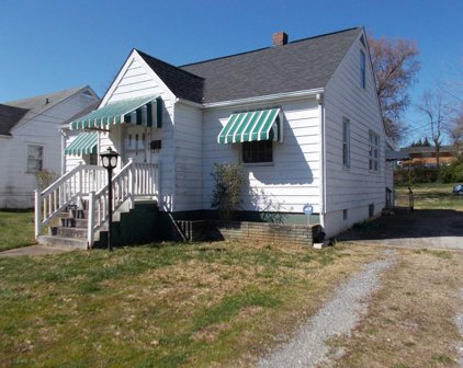 3120 Plantation Ne Rd, Roanoke