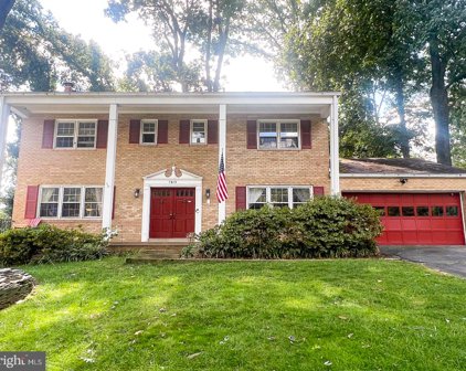 7819 Falstaff Rd, Mclean