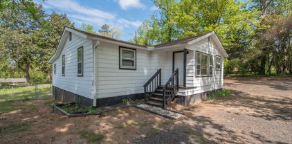 206 Hillcrest Drive, Stockbridge