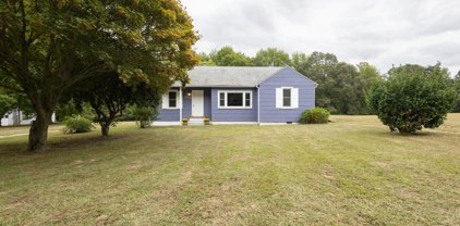 305 Pine Tree Rd, Chestertown