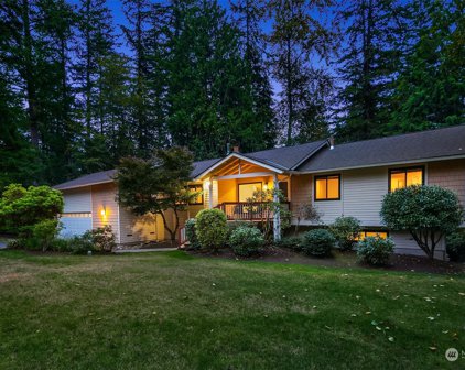 6906 237th Avenue NE, Redmond