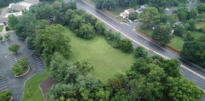 12517 Lawyers Rd, Herndon