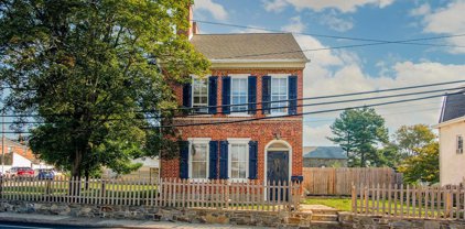 815 W Springfield Rd, Springfield