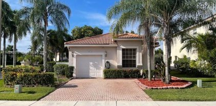 19245 Nw 14th St, Pembroke Pines