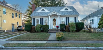 18 Pearce Avenue, East Providence