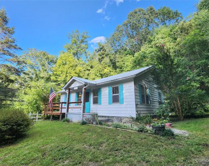 3205 Nc 80  Highway, Bakersville