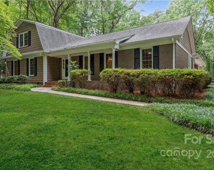 717 Stratfordshire  Drive, Matthews