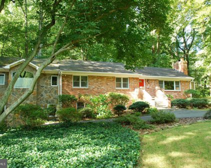 8949 Glenbrook Rd, Fairfax