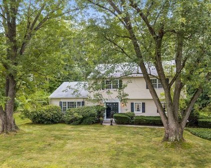 827 Frank Smith Road, Longmeadow