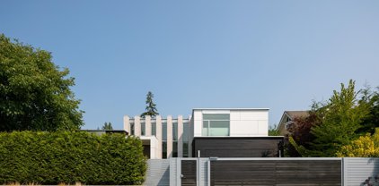 2744 Crescentview Drive, North Vancouver