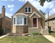 5752 W Melrose Street, Chicago image