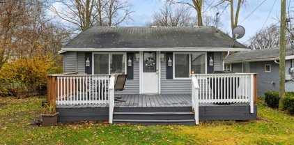 2590 Lake Shore Drive, Niles