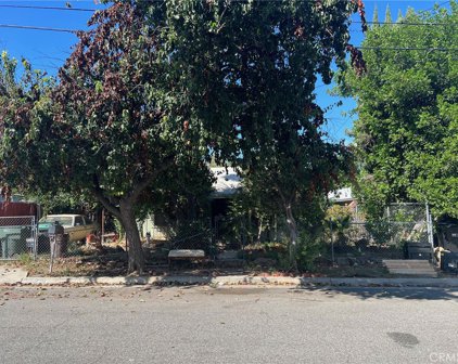 220 Violet Street, Corona