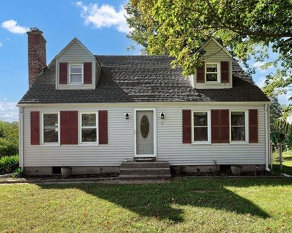 32 Glenview Drive, West Springfield
