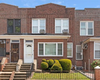 24-25 33rd Street, Astoria