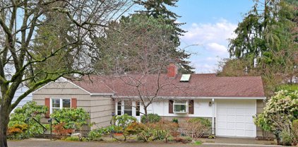 7013 28th Avenue NE, Seattle