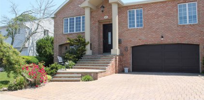 3079 Whaleneck Drive, Merrick